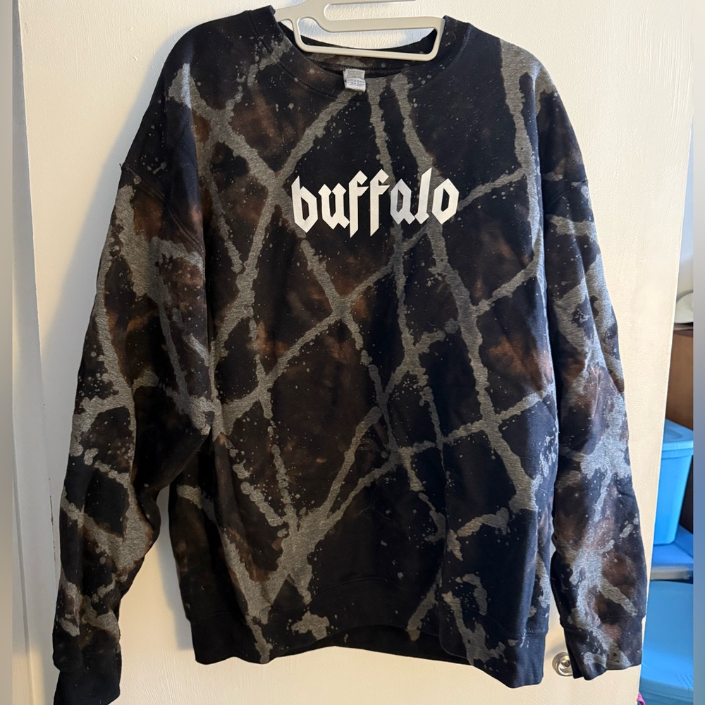 Buffalo Sweatshirt. XL